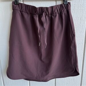 Lululemon On The Fly Skirt 21" in Purple Black Satin Size 8